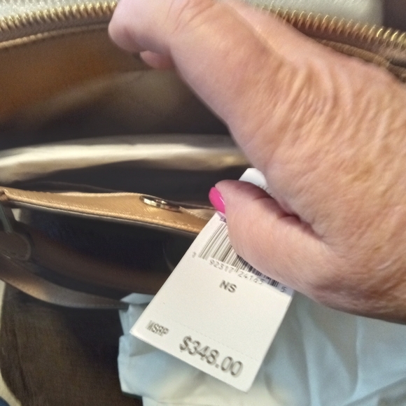 NWT MICHAEL KORS SATCHEL CROSSBODY.... GORGEOUS AND ROOMY - Picture 6 of 8